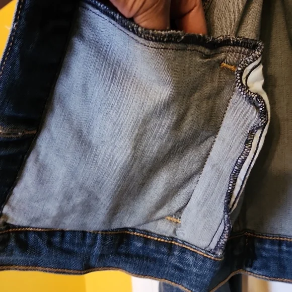 Levi's Trucker Style Denim Jacket - Picture 9 of 13